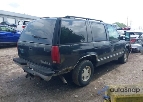 1996 Chevrolet Tahoe C1500 из США, поврежденный, VIN 1GNEC13R7TJ377895